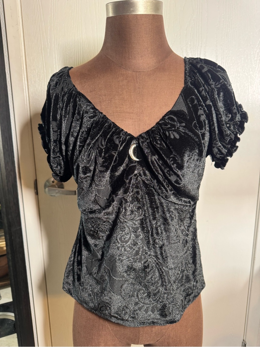 torrid Black Velvet Short Sleeve Top with Crescent Ring
